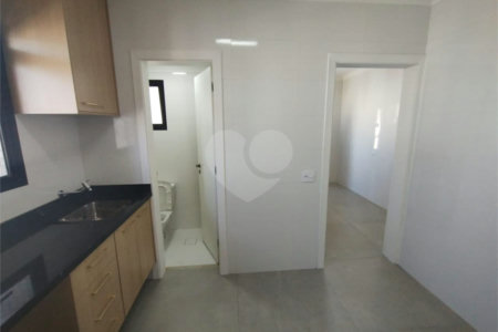 Apartamento à venda com 5 quartos, sendo 2 suítes, em Aclimação, São Paulo, SP