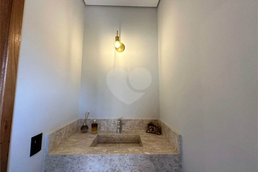 Casa à venda e locação no Condomínio Monte Alegre com 04 suítes.