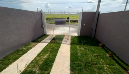 Casa à venda com 2 quartos, sendo 1 suíte, no Centro, Nazaré Paulista, SP