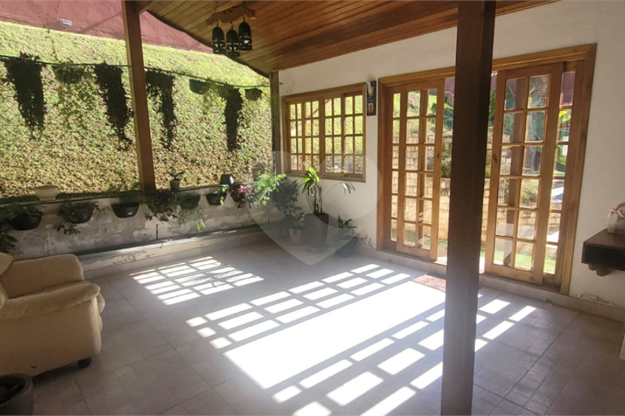 Casa à venda com 3 quartos, sendo 2 suítes,  em Mantiqueira, Mairiporã, SP