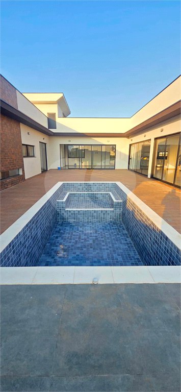 Casa à venda com 4 suítes no condomínio Residencial Dacha, Sorocaba - SP
