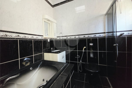 Casa à venda com 3 quartos, sendo 1 suíte, no condomínio Parque das Árvores, Sorocaba - SP