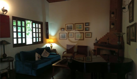 Casa à venda com 3 quartos, sendo 1 suíte,  no condomínio Vale da Santa Fé, Vinhedo - SP