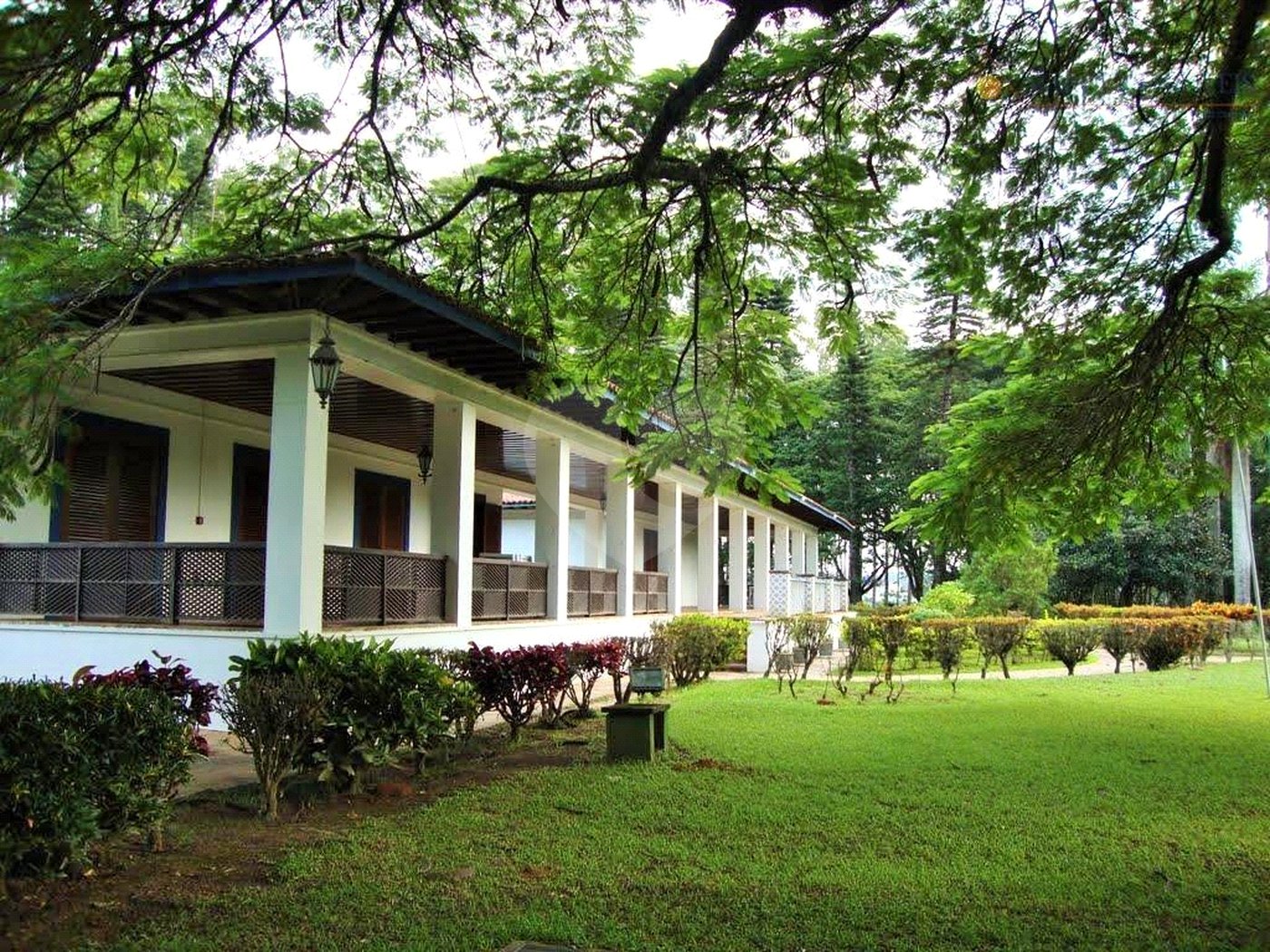 Casa à venda com 3 suítes no condomínio Estância Marambaia, Vinhedo - SP