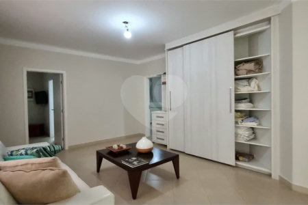 Lindo sobrado com 4 suites e piscina à venda, 365m², por R$ 2.450.000,00 no condomínio Villa Suiça, em Indaiatuba/SP.