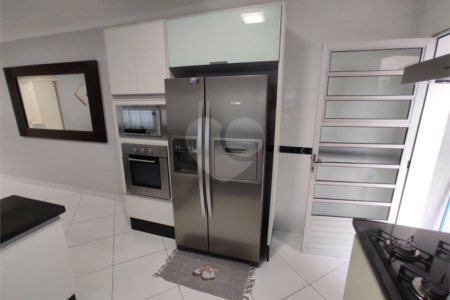 Sobrado à venda com 3 quartos, sendo 1 suíte, em Vila Ema, São Paulo, SP