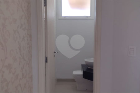Casa à venda com 3 quartos, sendo 1 suíte, no condomínio Residencial Bouganville, Araraquara - SP