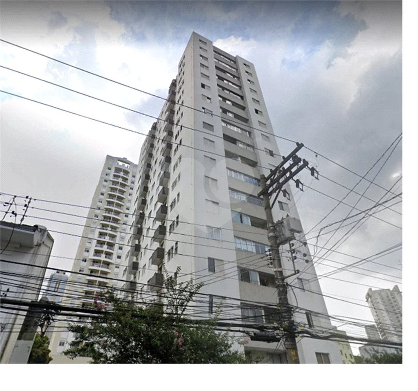 Apartamento em Santana com Sacada e Vaga de Garagem, a 650 m do Metrô