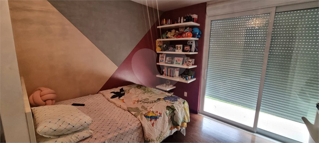 Casa à venda com 5 quartos, sendo 2 suítes, no condomínio Swiss Park, São Bernardo do Campo - SP