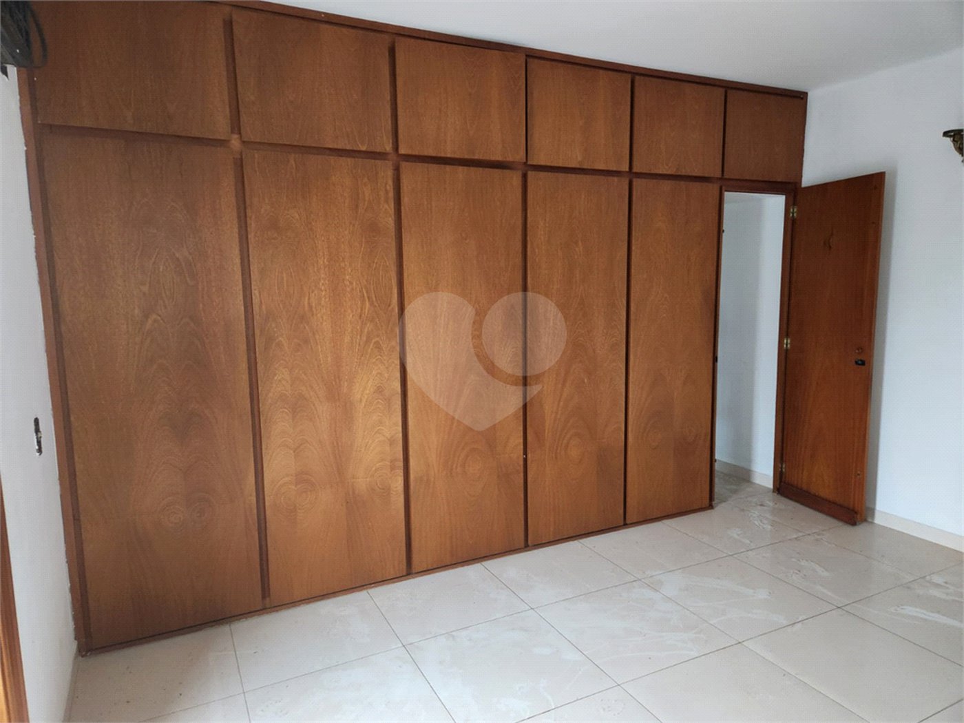 Sobrado à venda ou para alugar com 4 quartos, sendo 2 suítes, no Centro, Araraquara, SP