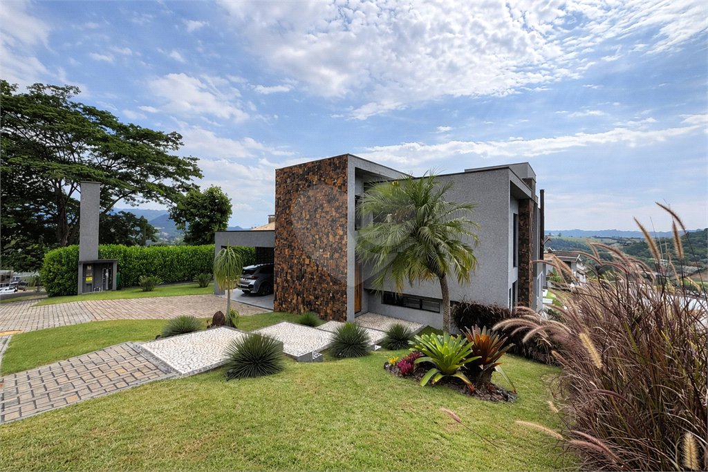 Casa à venda com 4 suítes no condomínio Porto Atibaia, Atibaia - SP