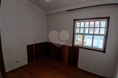 Casa à venda ou para alugar com 3 quartos, sendo 2 suítes, no condomínio Chácara das Rosas, São Paulo - SP