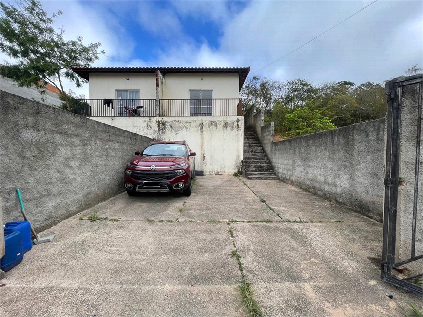 Sobrado à venda com 2 quartos, sendo 1 suíte, em Loteamento Jardim do Sol (mailasqui), São Roque, SP