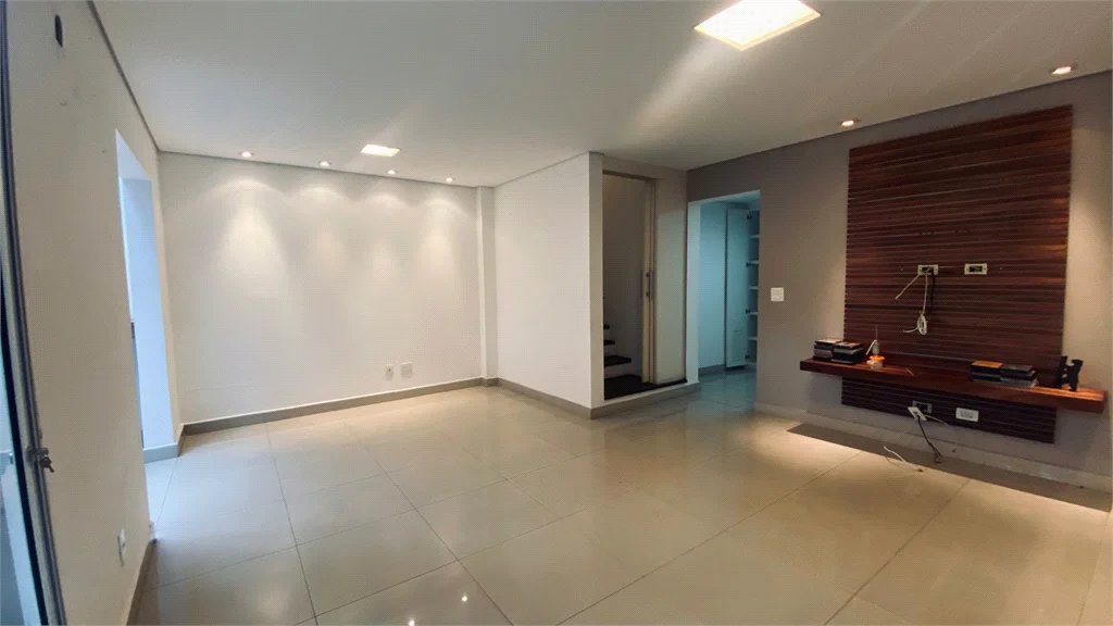 Casa à venda com 3 suítes no condomínio Vilas 2, São Paulo - SP