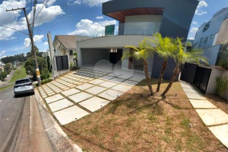 Casa à venda com 4 quartos, sendo 2 suítes, no condomínio Swiss Park, São Bernardo do Campo - SP