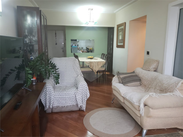 Apartamento à venda com 3 quartos, sendo 1 suíte,  em Alto da Boa Vista, São Paulo, SP
