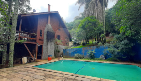 Casa à venda com 4 quartos, sendo 2 suítes,  no condomínio Associação Reserva das Hortênsias, Mairiporã - SP