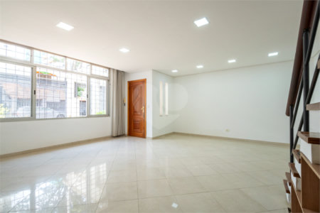 Casa de Vila à venda com 3 quartos, sendo 2 suítes, em Campo Belo, São Paulo, SP