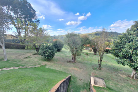 Casa à venda com 3 suítes no condomínio Chácaras do Lago, Vinhedo - SP
