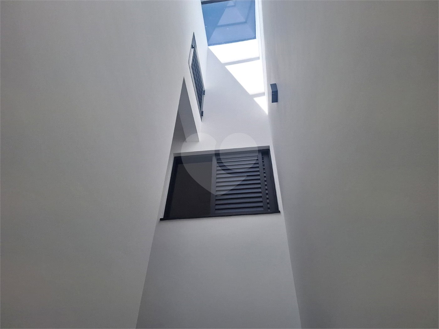 Sobrado à venda com 3 quartos, sendo 1 suíte, em Vila São Geraldo, São Paulo, SP