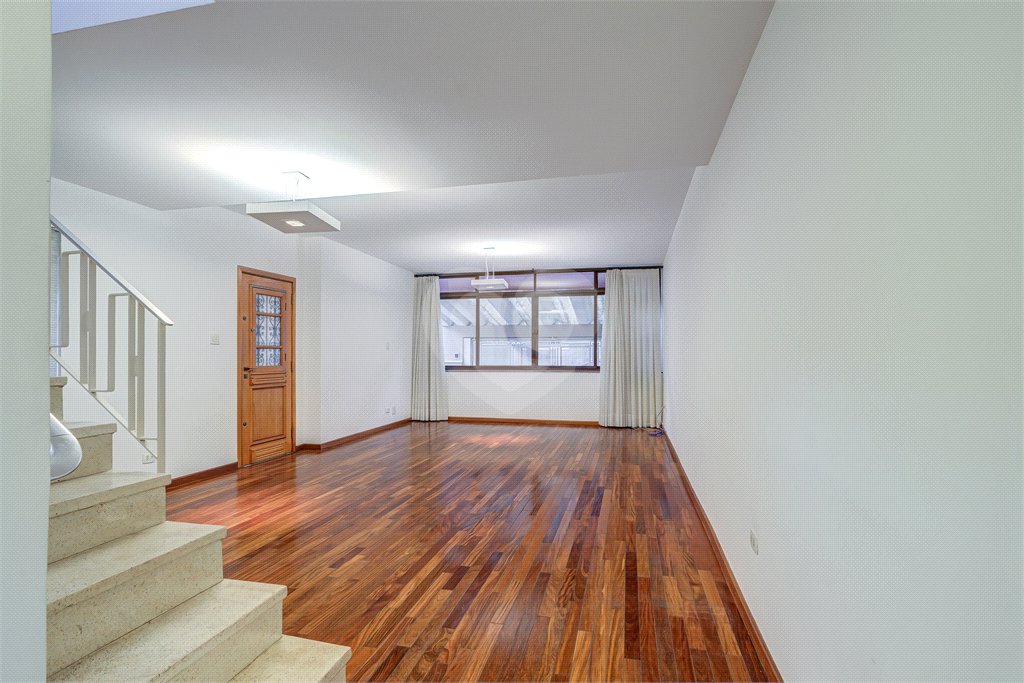 Sobrado à venda com 3 quartos, sendo 1 suíte, em Jardim Petrópolis, São Paulo, SP
