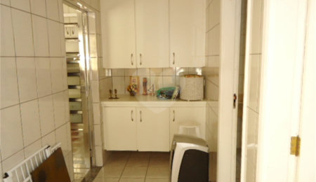 Sobrado à venda com 3 quartos, sendo 1 suíte,  em Jardim Peri, São Paulo, SP