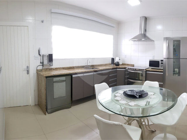 Casa Térrea à venda com 3 quartos, sendo 2 suítes,  em Vila Galvão, Guarulhos, SP