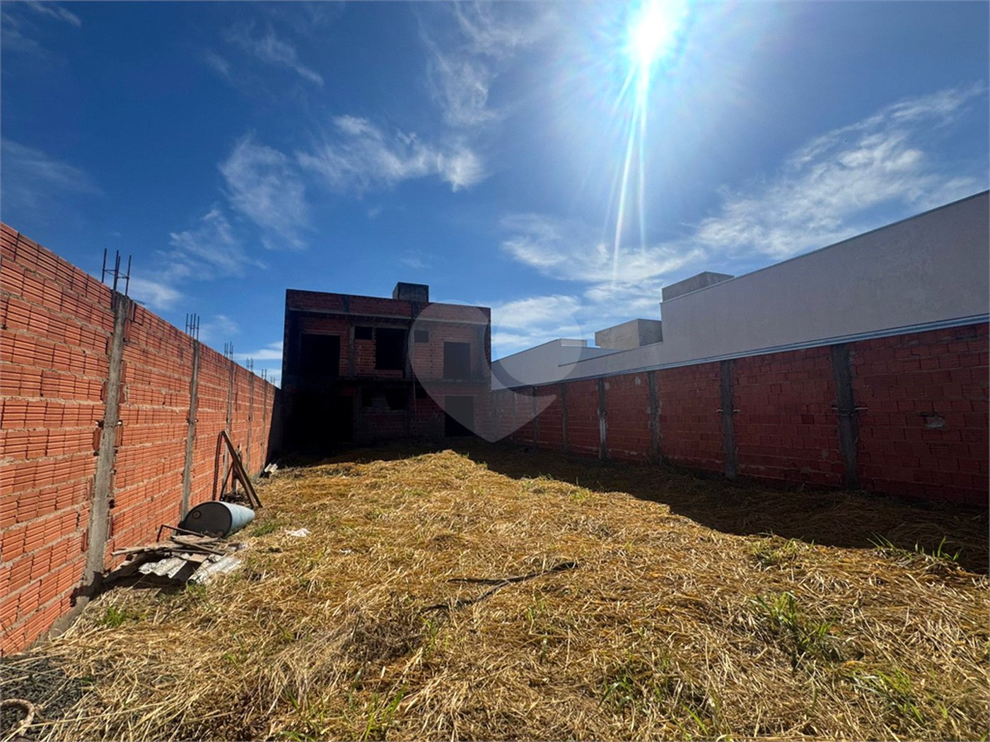 Terreno Murado de 250m2, em Jardim Embaré, São Carlos.
