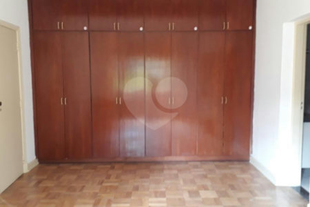 Sobrado à venda com 3 quartos, sendo 1 suíte, em Campo Belo, São Paulo, SP
