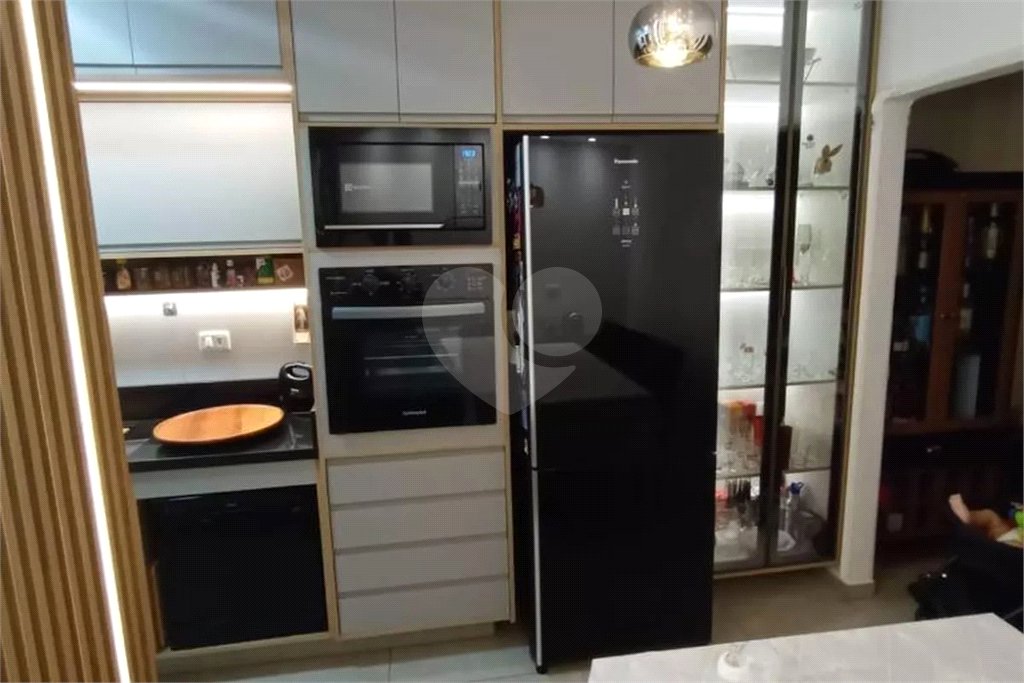 Casa à venda com 3 quartos, sendo 1 suíte, no condomínio Jardim das Palmas, São Paulo - SP