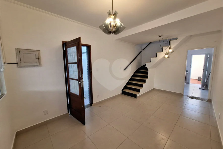 Sobrado à venda com 2 quartos em Parada Inglesa, São Paulo, SP