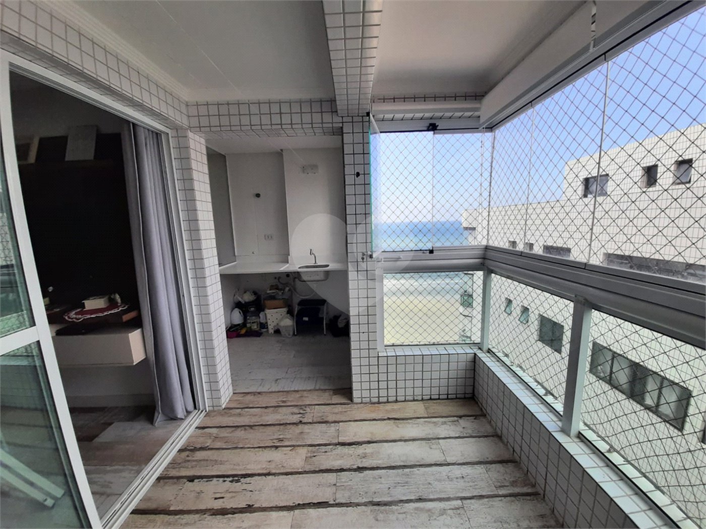Apartamento à venda com 2 quartos, sendo 1 suíte,  no Centro, Mongaguá, SP