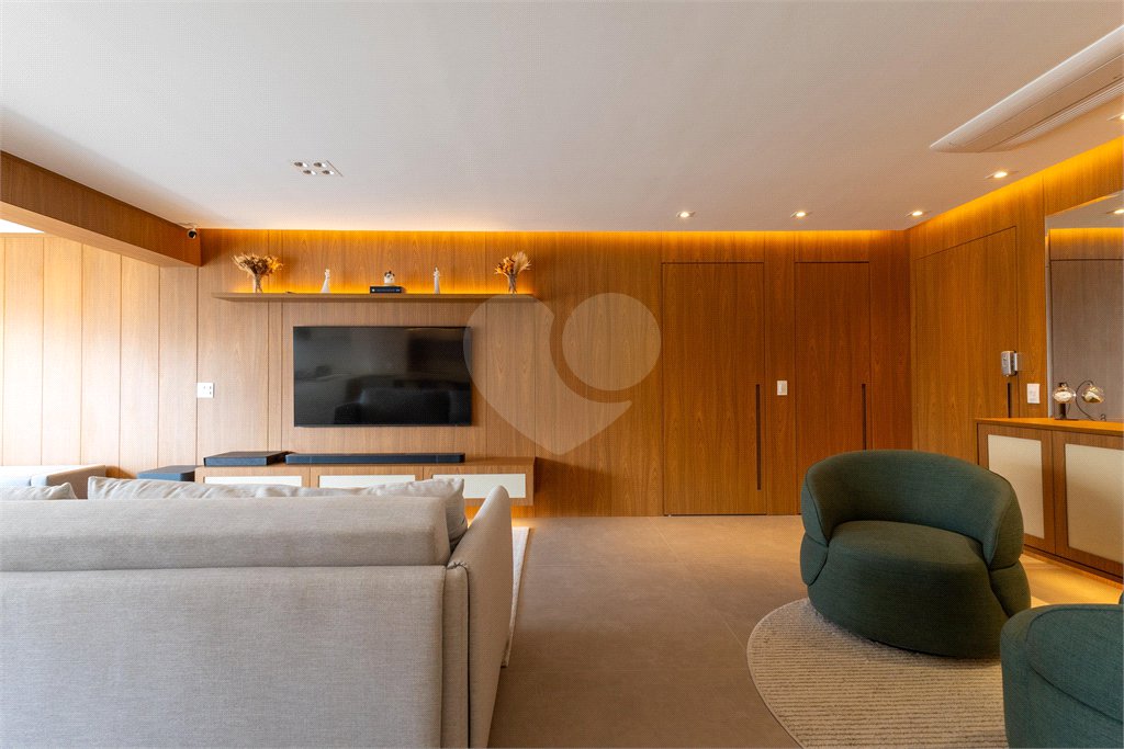 Apartamento à venda com 3 suítes em Moema, São Paulo, SP