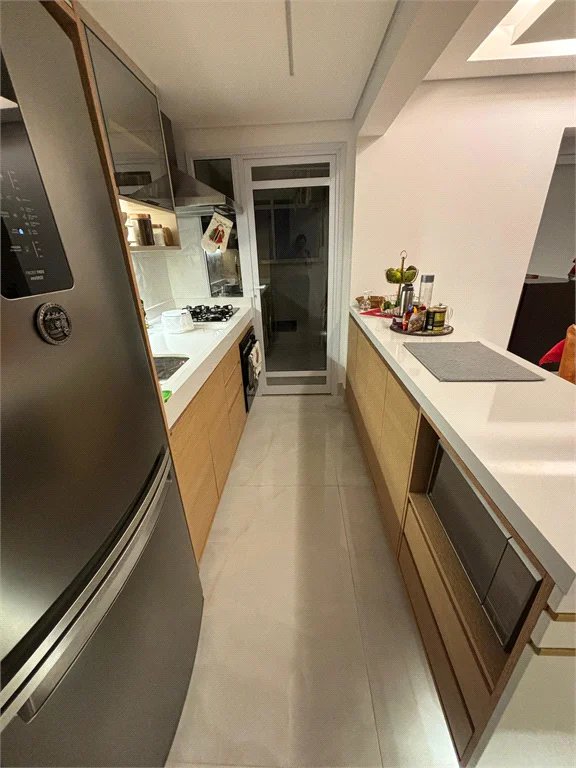Apartamento à venda com 2 suítes em Vila Anastácio, São Paulo, SP