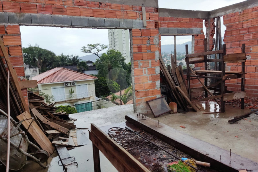 Sobrado à venda com 4 quartos, sendo 2 suítes, em Tremembé, São Paulo, SP