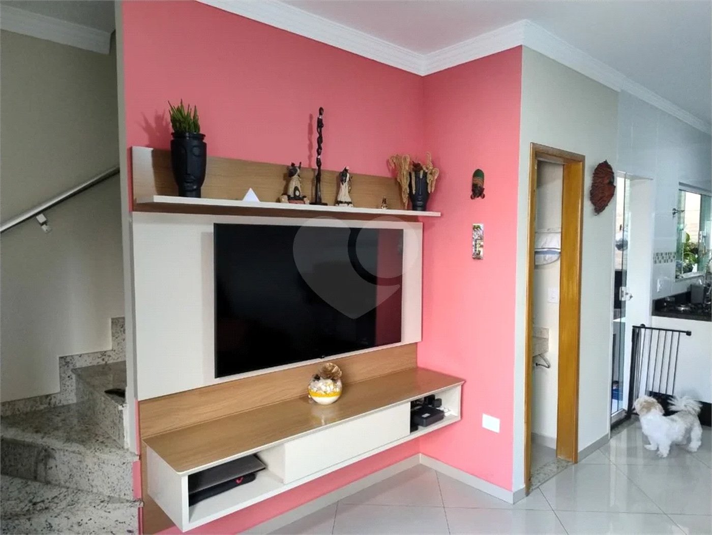 Vende-se Sobrado com 2 Suítes em Condomínio Fechado – Vila Ré