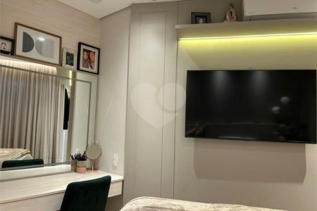 Apartamento à venda com 3 quartos, sendo 1 suíte, em Vila Anastácio, São Paulo, SP