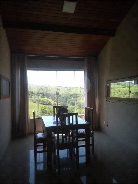 Casa à venda com 3 quartos, sendo 2 suítes,  no condomínio Vale do Sol, Bom Jesus dos Perdões - SP