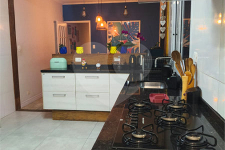Sobrado à venda com 3 quartos, sendo 1 suíte, em Vila Libanesa, São Paulo, SP