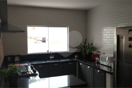 Sobrado à venda com 3 quartos, sendo 1 suíte,  em Retiro das Fontes, Atibaia, SP