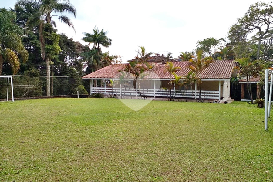 Casa à venda com 4 quartos, sendo 1 suíte,  no condomínio Parque Imperial da Cantareira, Mairiporã - SP