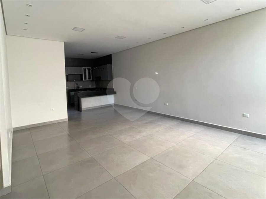 Casa à venda com 3 quartos, sendo 1 suíte, no condomínio Helena Maria, Sorocaba - SP