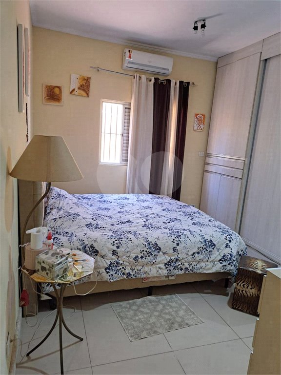Sobrado à venda com 4 quartos, sendo 2 suítes, em Jardim Modelo, Suzano, SP