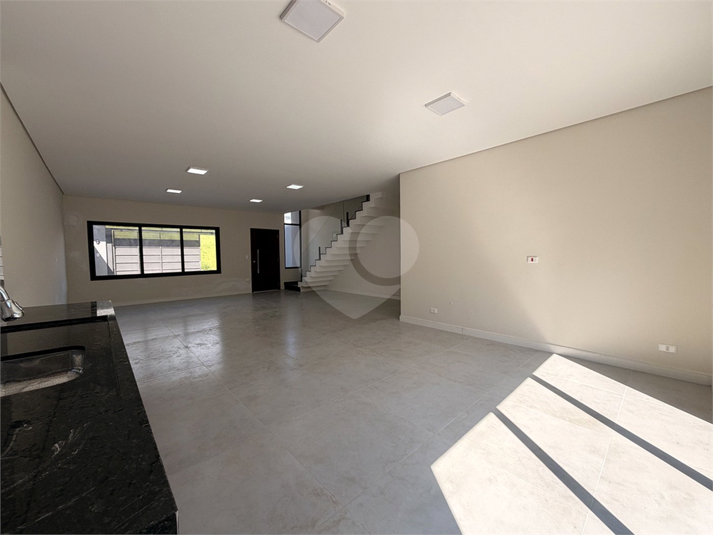Sobrado à venda com 3 quartos, sendo 1 suíte, em Laranjeiras, Caieiras, SP