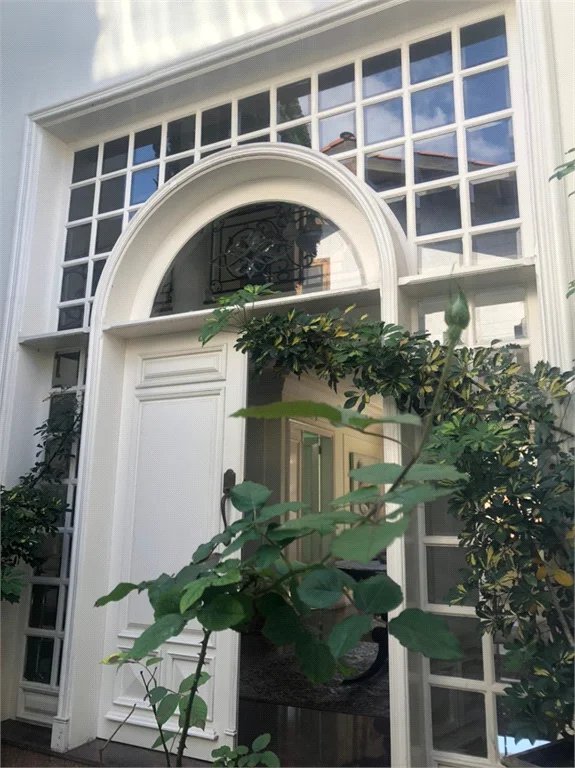 Casa à venda com 4 suítes em Caxingui, São Paulo, SP
