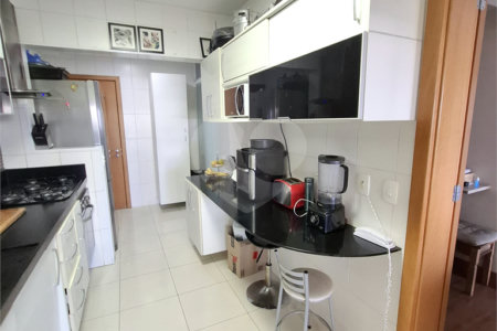 Apartamento à venda com 3 suítes em Jardim Marajoara, São Paulo, SP