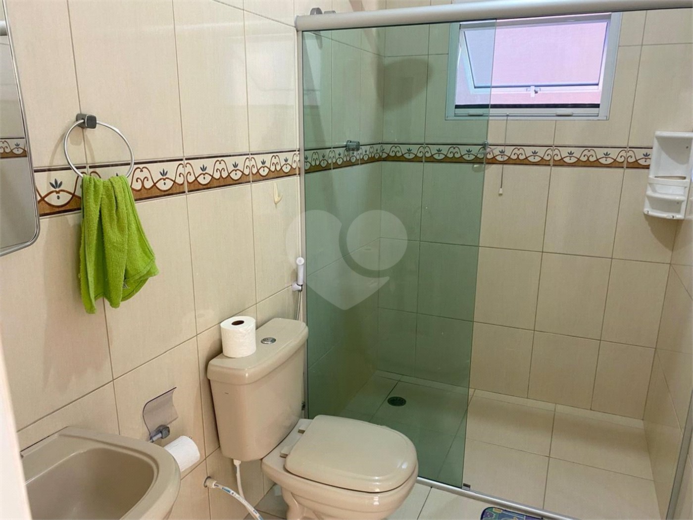 Casa à venda com 3 quartos, sendo 1 suíte, no condomínio Terras de Santa Adelia, Vargem Grande Paulista - SP