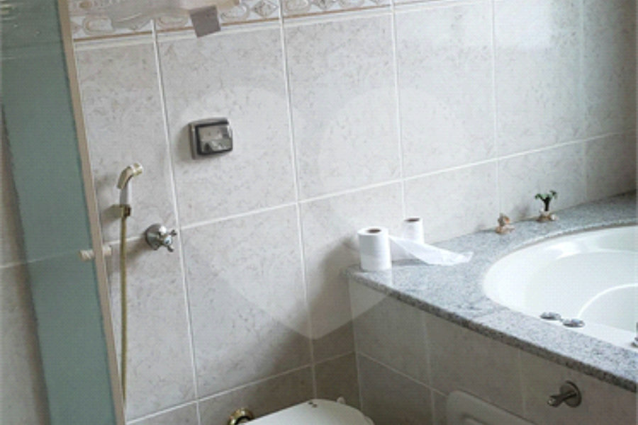 Casa à venda com 5 quartos, sendo 2 suítes, no condomínio Alpes da Cantareira, Mairiporã - SP