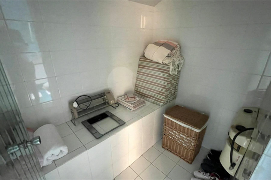 Casa à venda com 4 quartos, sendo 2 suítes, em Morumbi, São Paulo, SP