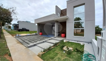 Casa à venda com 3 quartos, sendo 1 suíte,  no condomínio Reserva Aquarela, São Carlos - SP